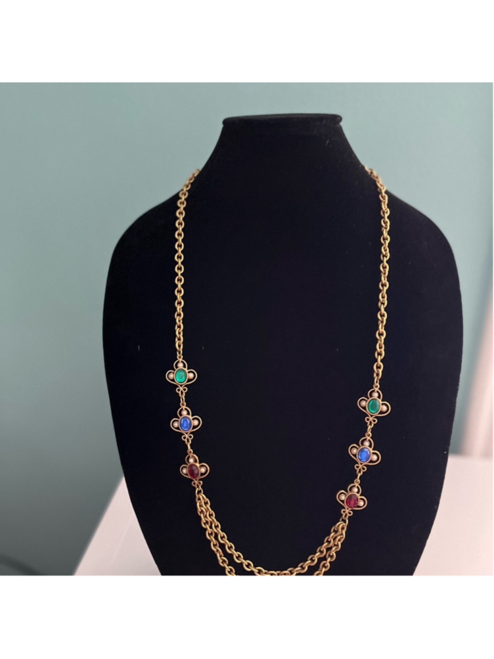 Vintage Matte Gold and Bezel Stone Necklace
